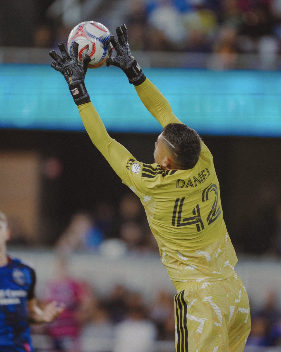 SJEarthquakes's tweet photo. VIDEOS
↳ 2026 Highlights
↳ Daniel the Protector
All-Star Saves 🧤#VoteDaniel for #MLSAllStar 🗳️ https://t.co/QvmiOpsakh https://t.co/a8bptERyYs