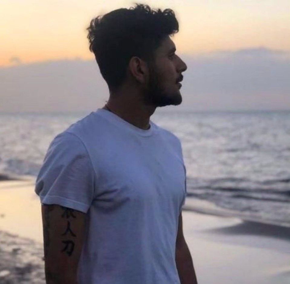 گُربه سیاه tweet media