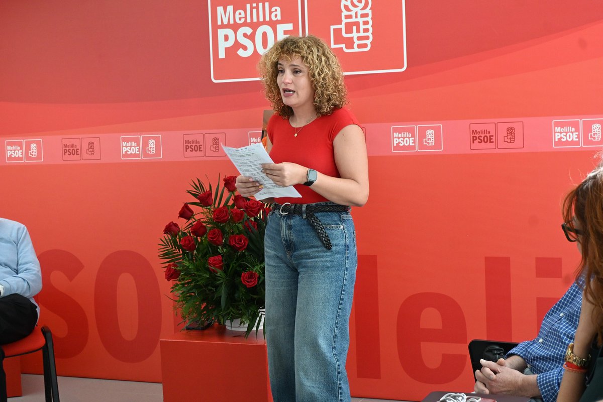 psoemelilla's tweet photo. Hay personas que dejan huella para siempre. Manoli Vizcaíno fue una de ellas.

Hoy la familia socialista de Melilla le ha rendido homenaje: compañera, referente y ejemplo de compromiso y generosidad.

Te echamos muchísimo de menos, compañera.

Un beso al cielo, Manoli ❤️❤️ https://t.co/cTfR5hoPuN