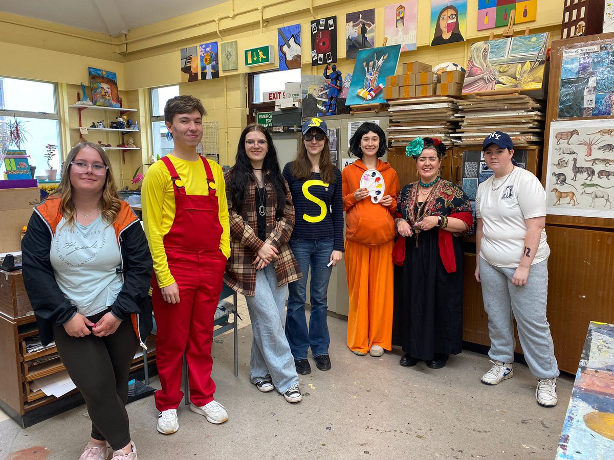 scoildara's tweet photo. Congratulations to all our staff & 6th Year students who took part in our “Past Meets Present” Fun Day! 🎉 Amazing creativity on display, all while raising funds for the Irish Cancer Society 🎗💛 #PastMeetsPresent https://t.co/u06r9rPp4h