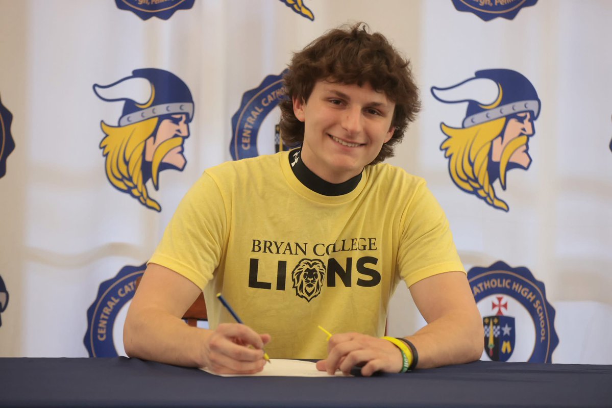 centralvikings's tweet photo. We congratulate the two following seniors who are going to continue their academic and athletic journeys in college:

- Nezumiiro Green, '26, Gannon University (Wrestling)
- Colton Jackson, '26, Bryan College (Fishing) https://t.co/9fAIaNJlpw