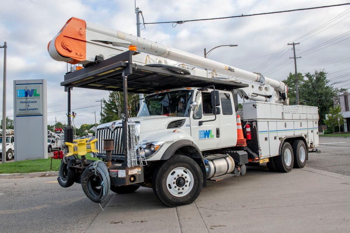 BWLComm's tweet photo. We're monitoring this afternoon's weather with crews on standby in the event that restoration is required.

Get tips on how you can be prepared here: https://t.co/osJq6L7EKn

To report a power outage, please call 866-710-8222 or visit our Outage Center at https://t.co/COrstEXw8f https://t.co/KVJwoYfEIH