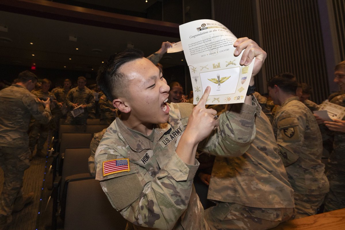 WestPoint_USMA's tweet photo. From R-Day to Grad Week, the Class of 2026 has spent their time at West Point learning, leading and preparing to serve.

Take a look back at a few moments that defined their path to the Long Gray Line.

#WestPoint #USMA2026 #ForCountryWeCommit https://t.co/AM1CFanlNo