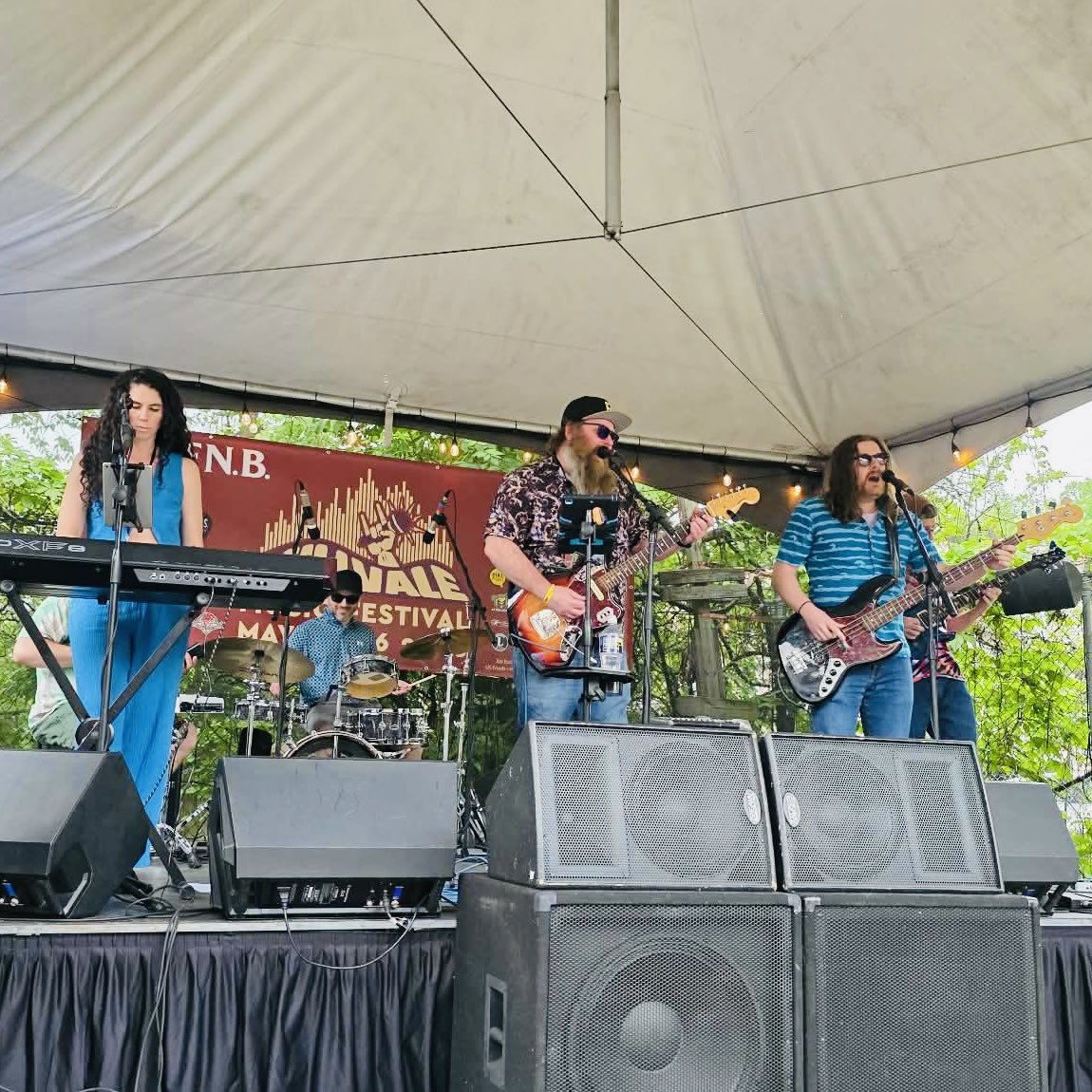 BarnacleFeet's tweet photo. THANK YOU to everyone who partied with us at Grist House during Millvale Music Festival! A few drops of rain didn’t dampen the mood! And of course we enjoyed taking in the sights and sounds of the many stages and bands! https://t.co/UZG18Xjxa2