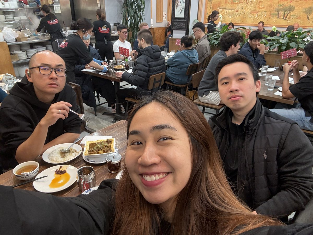 cher_houng's tweet photo. At our favourite Chinese place - Hon’s Won Ton House 👍🏻
@Willy_Tey @JovenLeeweijun https://t.co/5cn7Lwn9kC