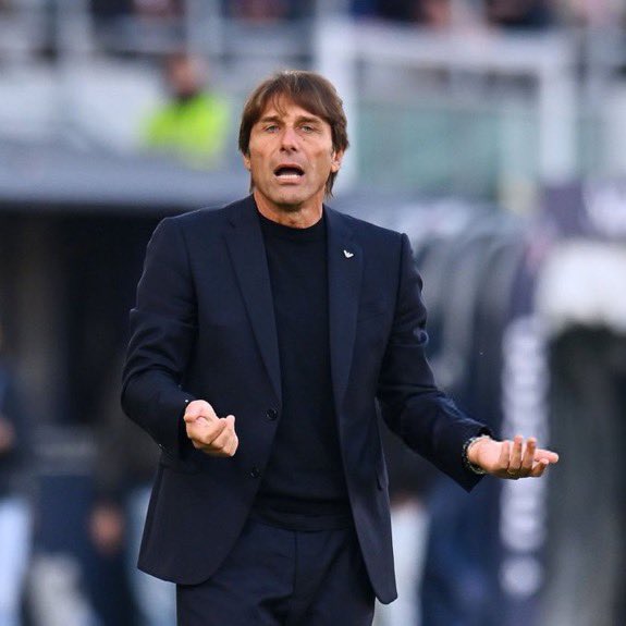 CalcioHEAT's tweet photo. 🚨👀 Antonio #Conte cerca de abandonar el Napoli: surge la sensacional posibilidad de su regreso a la #Juventus si Luciano #Spalletti se marcha.

[ @repubblica ]

#SSCNapoli #Napoli #DeLaurentiis #Scudetto #CamorraLeague #KDV #SerieA #KeepRacismOUT #Italy #Italia #ItalianSerieA #FIGC  #CalcioHeat