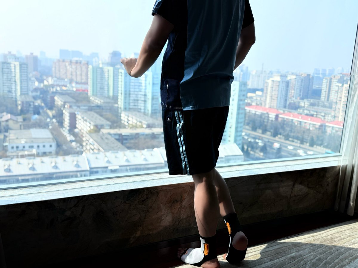 Cha1Lee's tweet photo. 先前那条推被很多人点赞和转发，在开心之余，更多的是惶恐与不知所措。
有个朋友说，既然你害怕被人看到这样的一面，为什么要发出来呢？
是啊，为什么呢？貌似我只能空洞地回答我不知道… https://t.co/66LyXSCm8V