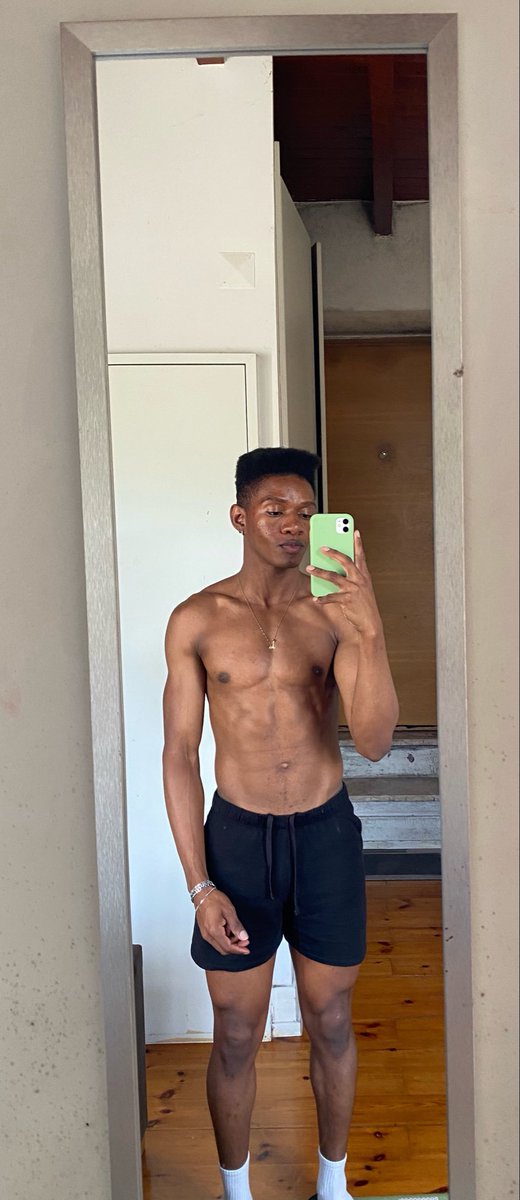 Gabriel44529448's tweet photo. Pós treino 🫠🤤 https://t.co/oD8XmV061m