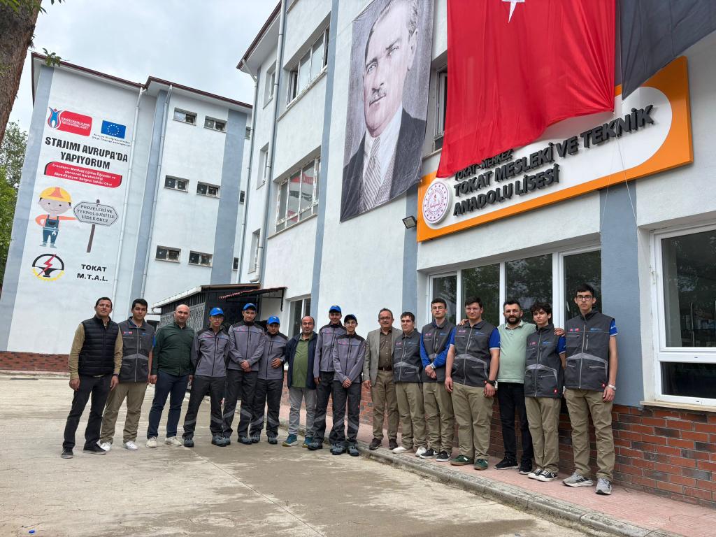 tokateml's tweet photo. 📅 2 Haziran – 30 Ağustos 2026 tarihleri arasında
🇦🇹 6 öğrencimiz Avusturya’nın başkenti Viyana’da,
🇩🇪 6 öğrencimiz Almanya’nın başkenti Berlin’de staj hareketliliği gerçekleştirecektir.
https://t.co/ytaiBV2rqN
@tcmeb @tokatvaliligi @tokatmem @Tokat_mte @ulusalajans @ilkerastarci https://t.co/5f7Emhxyg0