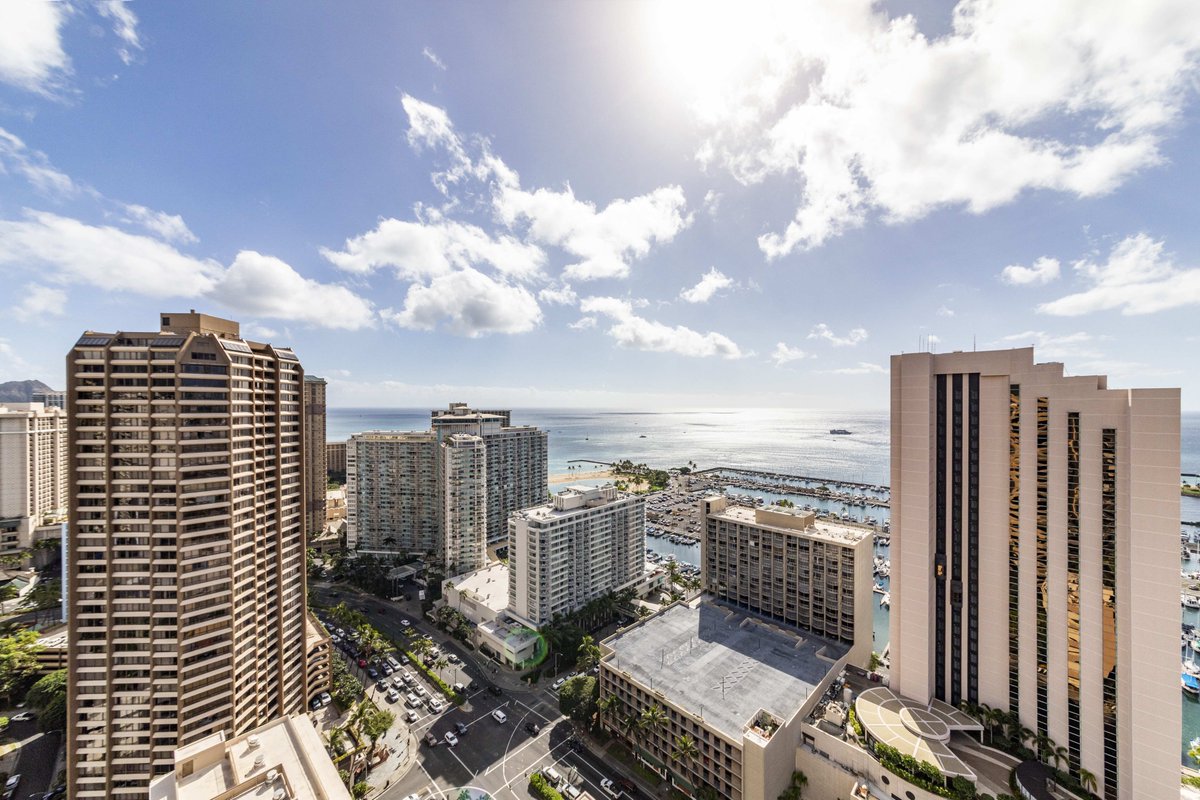AlohaStreetLoco's tweet photo. ＼ハワイの求人情報／
「Isle Style Realty」では、バケレンの清掃・備品管理を担当するスタッフを募集中。1日1〜2時間の勤務もOKなので、隙間時間を有効活用したい方にもおすすめ。気になる方は、ぜひ詳細をチェックしてみてくださいね。

詳細はこちら↓
https://t.co/V4daPboLet https://t.co/HpFWO7ocxX