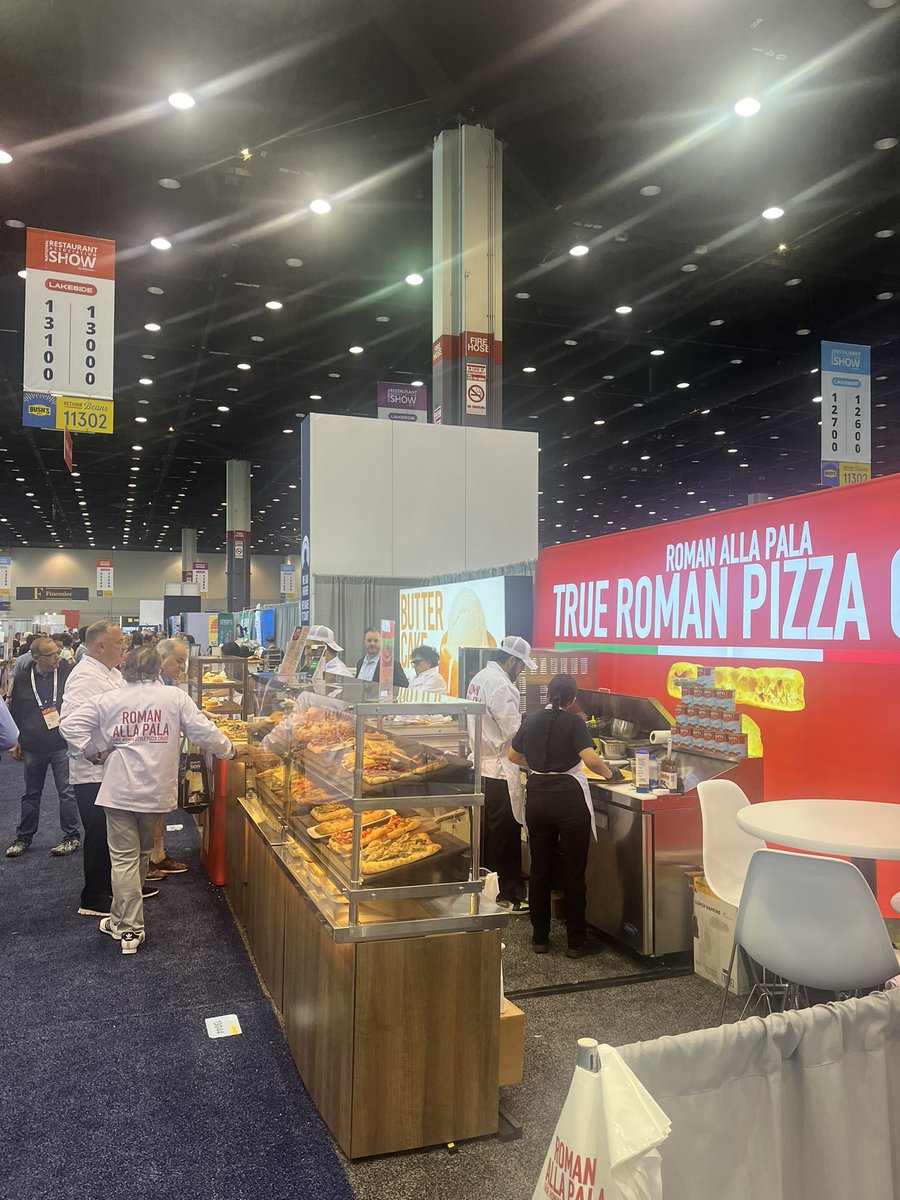 chicagobars's tweet photo. Wayyyyy down at the far northeast corner of Lakeside Center at McCormick Place is a surprisingly decent hearty pizza vendor for restaurants. Unclear how they distribute here though. #FreePlug https://t.co/LxcrtFLHh4