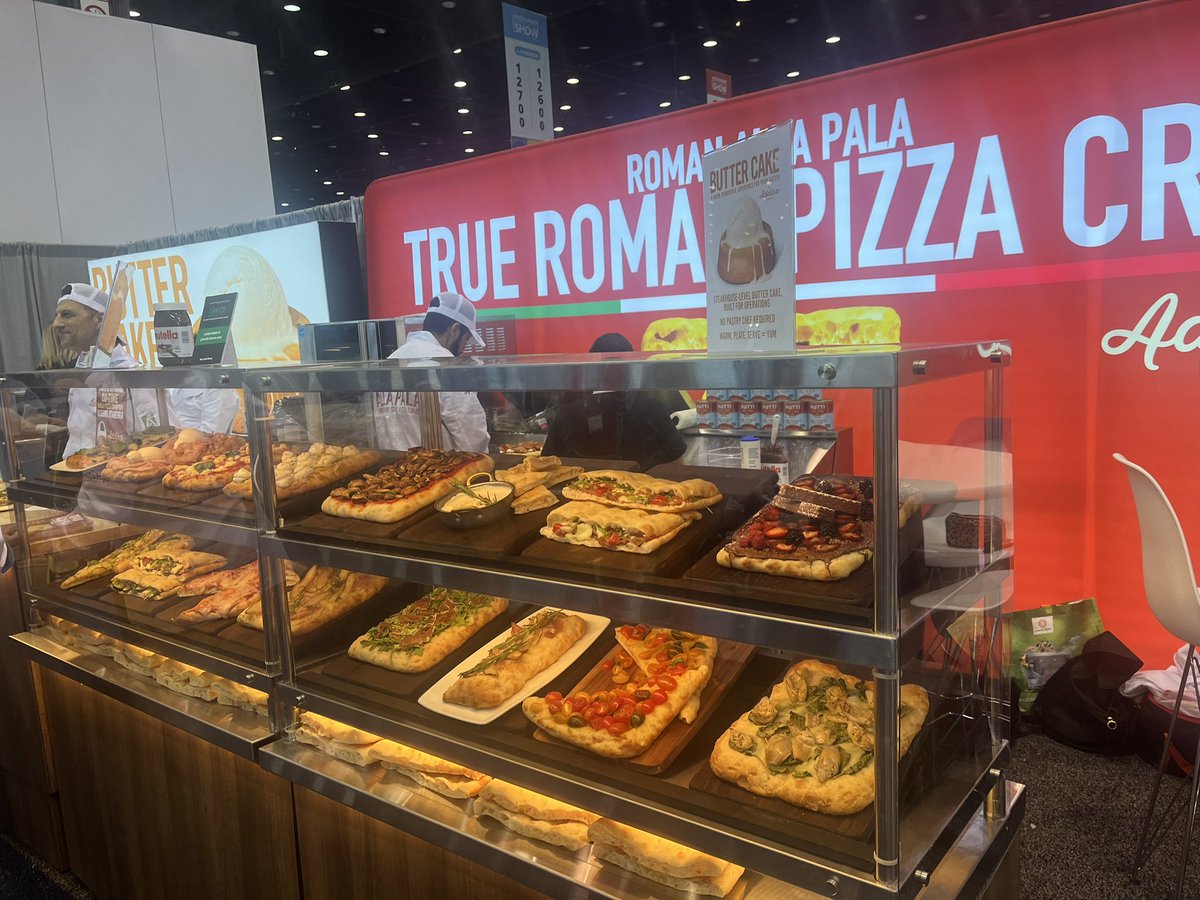 chicagobars's tweet photo. Wayyyyy down at the far northeast corner of Lakeside Center at McCormick Place is a surprisingly decent hearty pizza vendor for restaurants. Unclear how they distribute here though. #FreePlug https://t.co/LxcrtFLHh4
