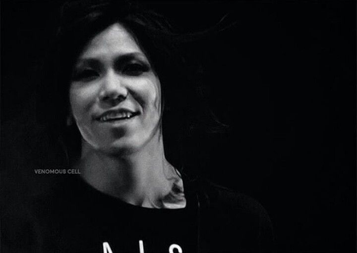 Moxy6Gun's tweet photo. "but he isn't even doing anything..."
He doesn't have too!!!!

Aoi pt3 (smiles edition)
#thegazettE #thegazetteaoi

Sorry im late with this one y'all https://t.co/vt00Tum0KC