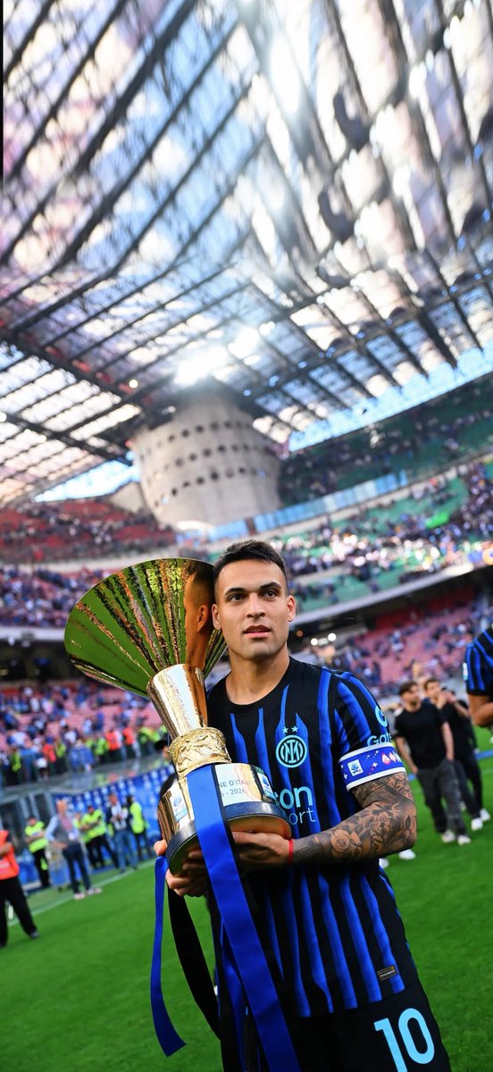 FCIMz_'s tweet photo. L 4𝓚 #𝓦𝓐𝓛𝓛𝓟𝓐𝓟𝓔𝓡 

    L📂 | Campione d’Italia🏆🔥🖤💙
       L📂 | #InterVerona 

#FCIM #INTER

👇🏼 لـ جوده افضل
https://t.co/bRvx2Lj0dl https://t.co/8gcinLIH9s