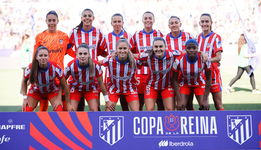 LasColchoneras's tweet photo. Hoy hace un año fuimos subcampeonas de Copa. Rash Ajibade, Ainhoa Moraza y Tatiana Pinto jugaron sus últimos minutos con el equipo. https://t.co/sg0O6MC4mv