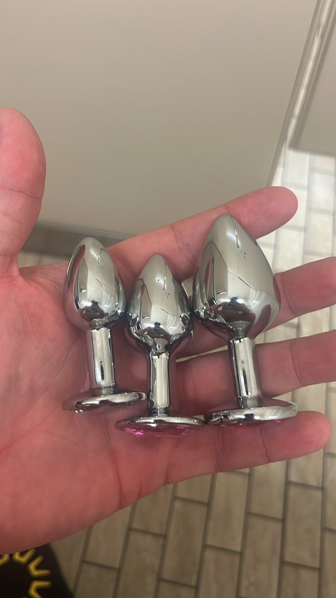 Jason662298's tweet photo. Small medium or large what #buttplug should I use

#cuck #beta #nsfw #nsfwtwt #femdom #bnwo #sissy #chastity #femsub #brat #mommy #sub #hypno #worship #whiteboi #femboy https://t.co/rXXnUD7m52