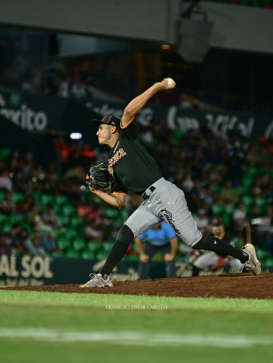 FrameX_OF's tweet photo. 📸 Galería Frame X | Guerreros de Oaxaca vs Leones de Yucatán
📍 Parque Kukulcán – Mérida, Yucatán
📷 Fotografías por Omar Carrillo

⸻
#GuerrerosDeOaxaca #LeonesDeYucatán #LMB #BeisbolMexicano #GaleríaFrameX #OmarCarrillo #FotografíaDeportiva #CoberturaFrameX https://t.co/aDDFj4vy2K