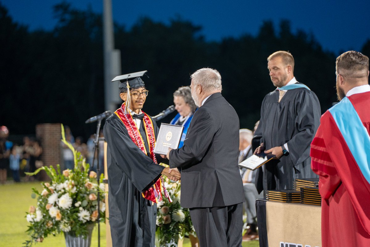 TNedu's tweet photo. 🎓 Caps off to Tennessee’s Class of 2026! We celebrate your dedication, resilience, and hard work in reaching this incredible milestone. As you begin your next chapter, whether in college, a career, military service, or a new adventure, we wish you continued success, happiness, and fulfillment.

Congratulations, graduates! 🎉👏 #Classof2026 #Graduation2026