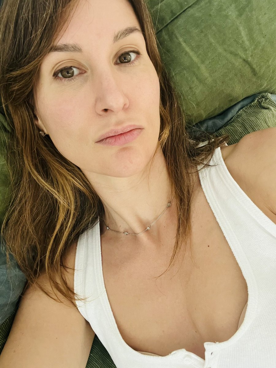 SolariumMrkt's tweet photo. My face is missing @Merakimedicinal blue methylene tallow so bad idk what I’m going to do. Make it myself? https://t.co/bIi4hO4cfZ