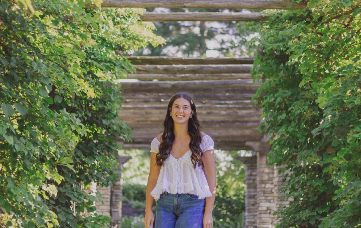 oconsoftball's tweet photo. Senior Spotlight, Kelsey Yambor!🥎👏🎉
Kels, as your four years on varsity come to an end, we can’t thank you enough for being the person and player you are. Kelsey’s next adventure will be Studying Education at the University of Wisconsin-Madison. We are so proud of you!!💜💛 https://t.co/smOan9eJn8