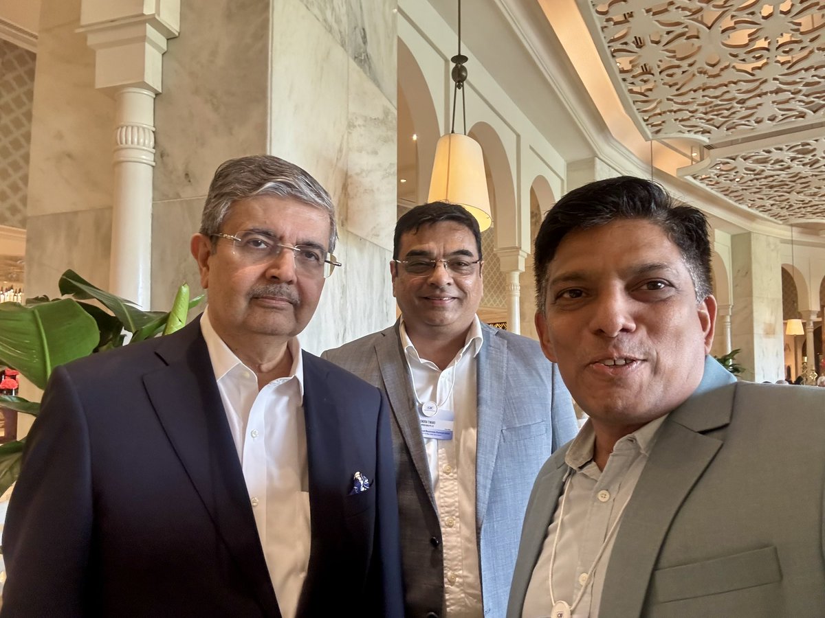 onsker's tweet photo. It was such a previllage to Meet and listen to Shri @udaykotak at the @FollowCII business summit in New Delhi .. love how examples from real India are simplified with parellels to Indian economy at large,got to share about what we do @ITailorsmart and the fact that @KotakBankLtd https://t.co/MjMUnRDj9q