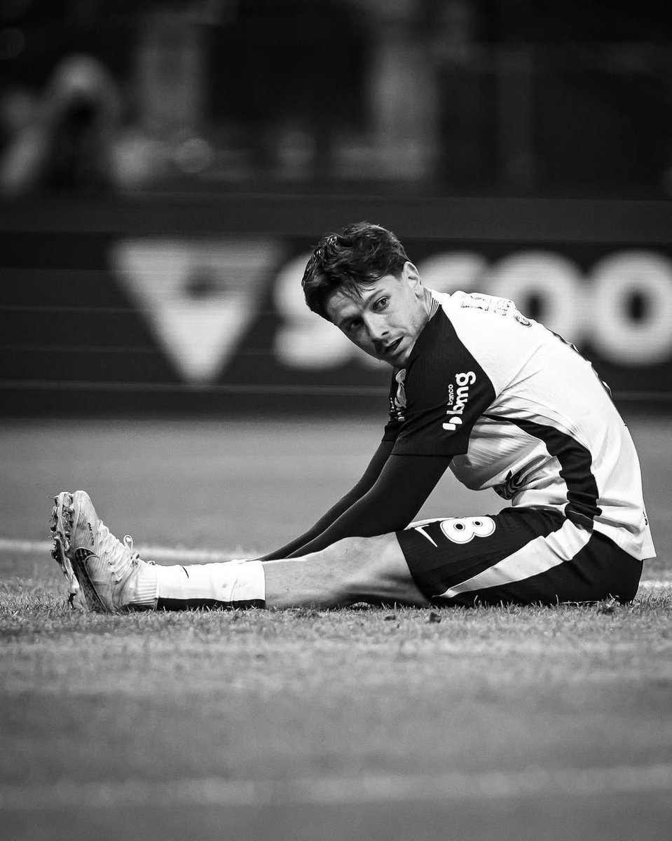 acervogarro's tweet photo. ❌ | SEM CHANCES! O nome de Rodrigo Garro não consta em nenhuma pré-lista divulgada pela CBF e, portanto, o argentino não defenderá a amarelinha nesta Copa. O meia se encontra desolado após a informação e não nos concedeu a entrevista… https://t.co/SEC6IgVTOV