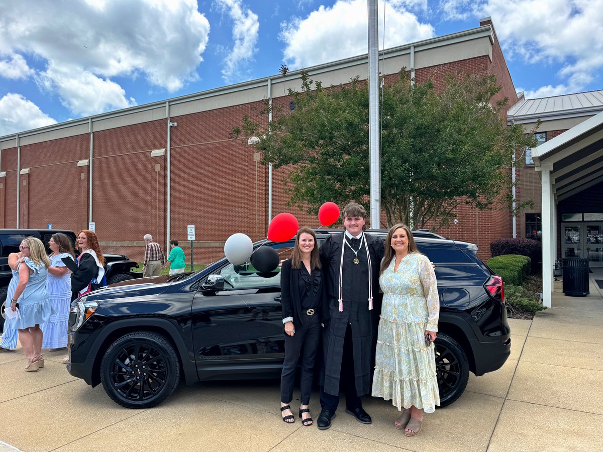 DevanLoweInc's tweet photo. We are thrilled to announce that Zach Sjoerdsma, from Southside High School, is the 2026 Devan Lowe Honor Roll Winner! 🎉 Please join us in congratulating Zach. 👏👏👏  He is the 19th honor roll student to win a car from our dealership. We hope you love your @GMC Terrain, Zach! https://t.co/t2Lq8BmSIE