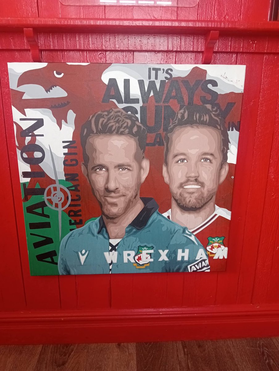 26McMahon's tweet photo. @VancityReynolds A great time in Wrexham and at The Turf last week https://t.co/qJOfu0Y6yJ