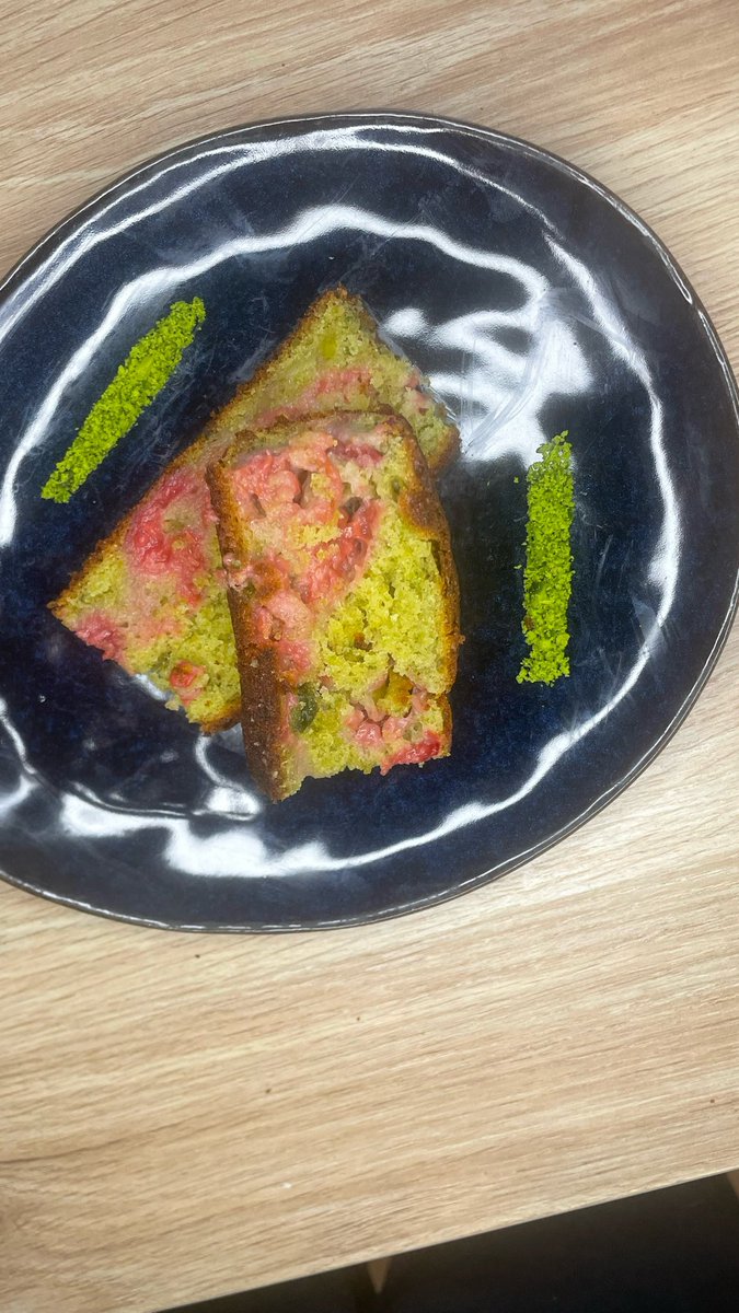 By_mimiko's tweet photo. Cake Framboise Pistache, la recette : https://t.co/brGW3Uwo6e