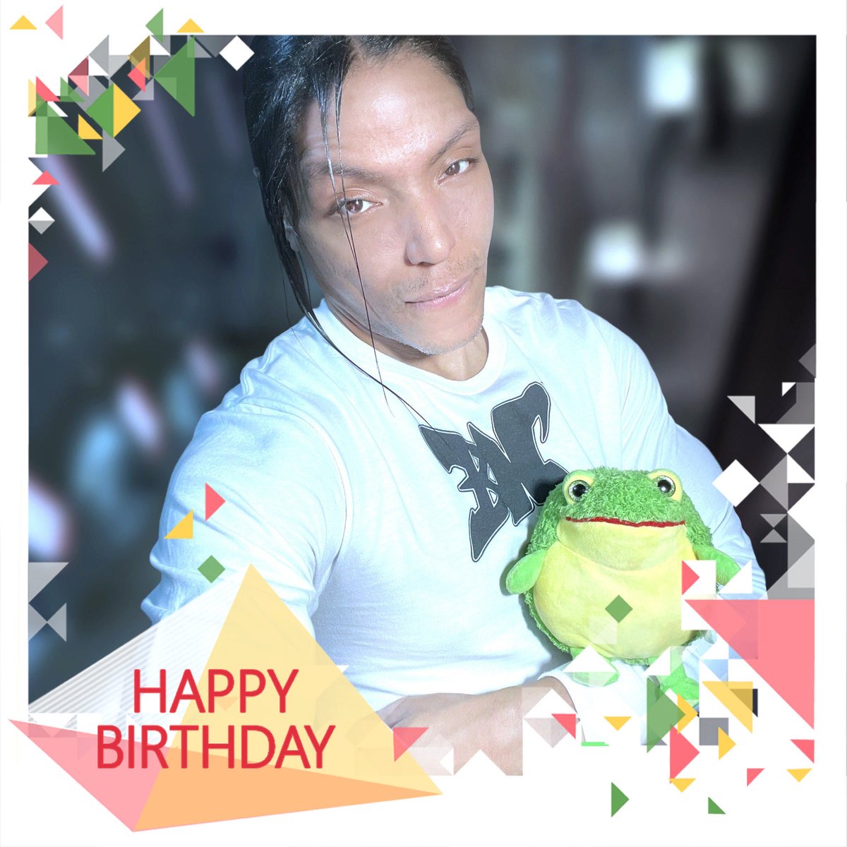 Froggieshow's tweet photo. Happy Birthday @BennieNoble! https://t.co/c8zw8s0fNi