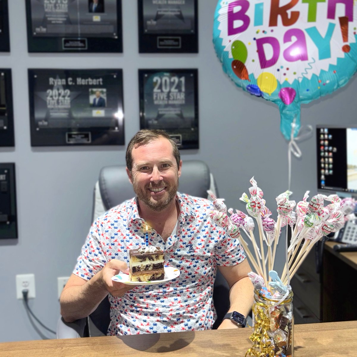ProstatisFinan1's tweet photo. 🎉 Happy Birthday, Ryan! 🎂

Today we are celebrating our amazing financial planner and partner, Ryan Herbert—his dedication, leadership, and insight continue to make a meaningful impact on both our clients and the team every day, and we're so grateful. 💚💛

Join us in wishing Ryan a fantastic year ahead filled with happiness, success, and plenty of reasons to celebrate. 🥂✨

#ProstatisFinancial #HappyBirthday #WorkFamily #OfficeBirthday