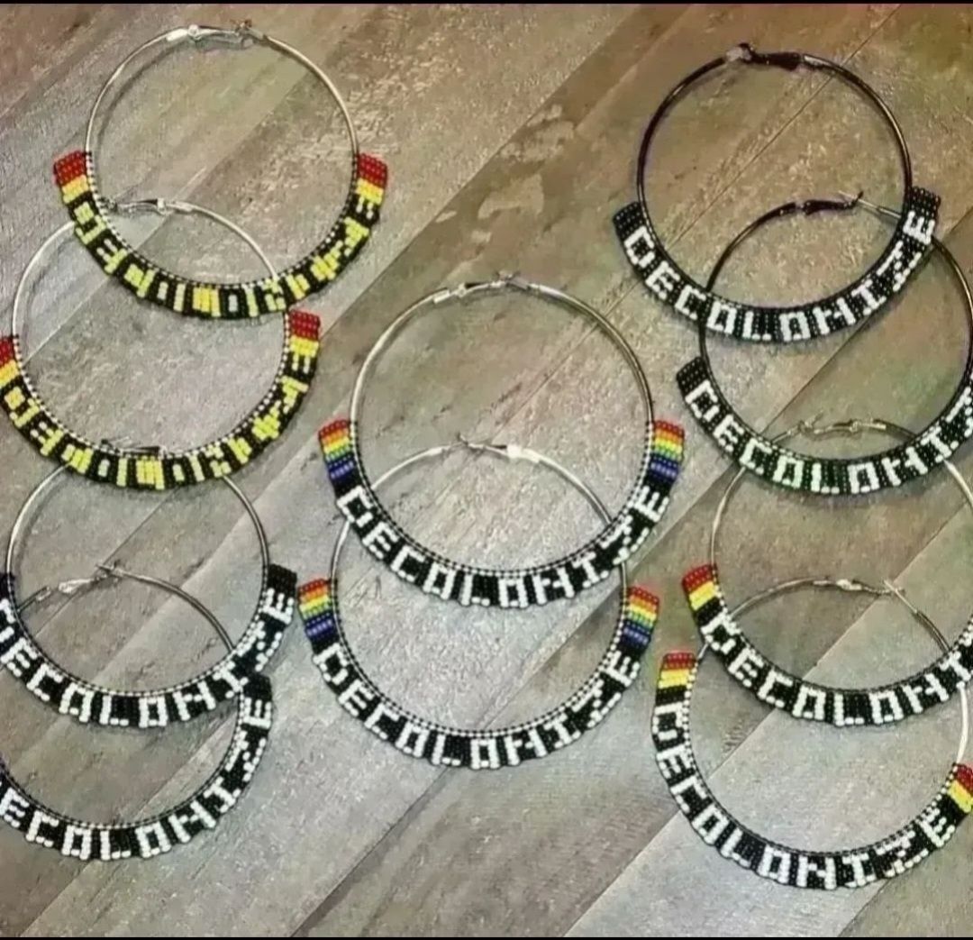 beauxbeautyblog's tweet photo. DECOLONIZE... beaded hoop earrings avail in my Et$y shop @ https://t.co/OpiTHGYN6f w/ FREE US shipping, and my Big Cartel store @ https://t.co/uRdiI4WZgN! #NativeTwitter #AlaskaNative #FirstNations #beadwork #NativeMade #decolonize https://t.co/7NVvDxxONw
