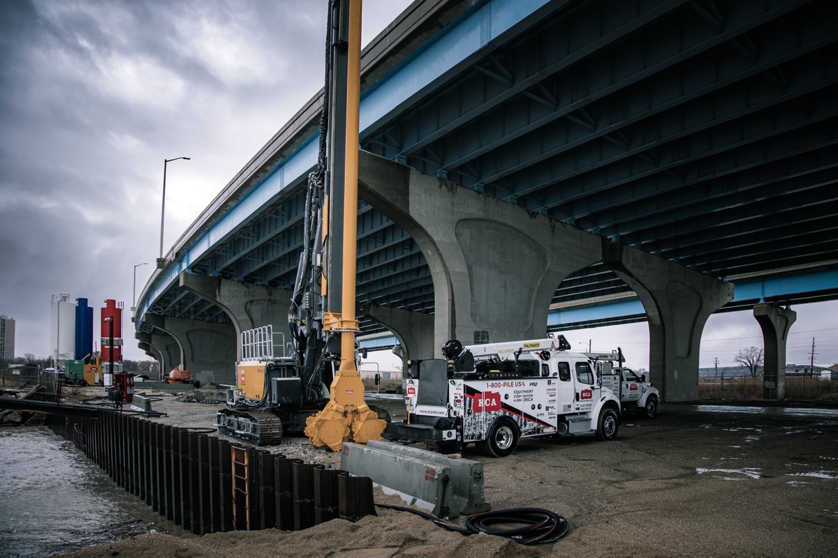 EquipCorp's tweet photo. From field service to in-shop repairs, ECA’s factory-trained technicians help keep foundation equipment running and projects moving.

#ECA #FieldService #HeavyEquipment https://t.co/x5rKcLLQ6C