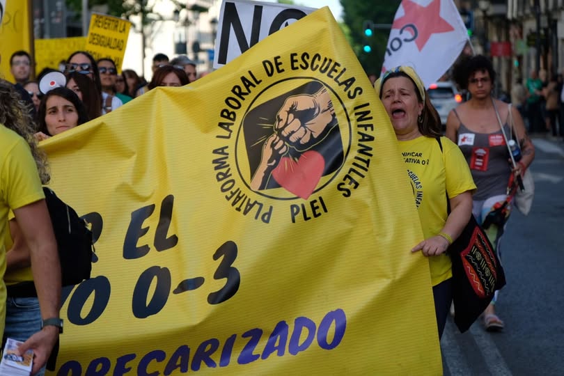 PPiiNA's tweet photo. La PPiiNA 💜 apoya a la PLEI ✊ por su reunión con la Consejera de Educación de Madrid 📚

👶 Pedimos acceso a escuela infantil todo el año: sin vacío entre permisos y entrada a 0-3 y #corresponsabilidad 

https://t.co/QD9P0xJdd5 https://t.co/2sTo1vHvVE