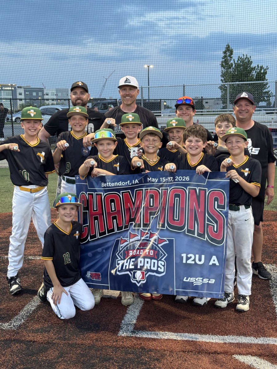 edder23's tweet photo. @RaysIllinois 11U GRB Rays Illinois - Moore played up to 12U this weekend at Bettendorf and went 5-0, while winnings all 3 bracket games via mercy runs rule.  
⚾️💪🏻🟢🟡⚫️🏆 https://t.co/kiKqnWgwBB