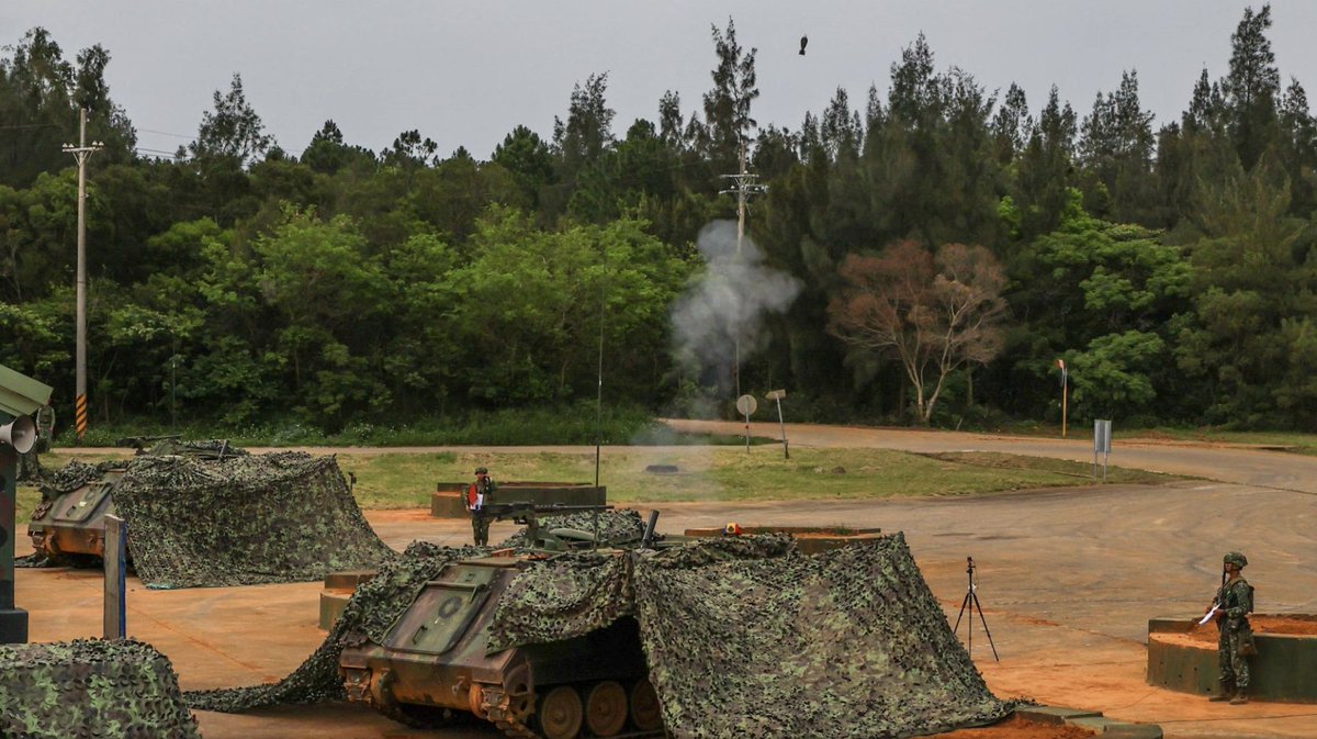 TaiwanMonitor's tweet photo. On May 18, the ROCA's 269th Combined Arms Brigade conducted battalion-level live-fire training simulating a response to an enemy landing.

The drill included CM11 tanks, CM32 command vehicles, CM33/CM34 infantry fighting vehicles, and CM23 mortar carriers conducting beach defense and counterattack.