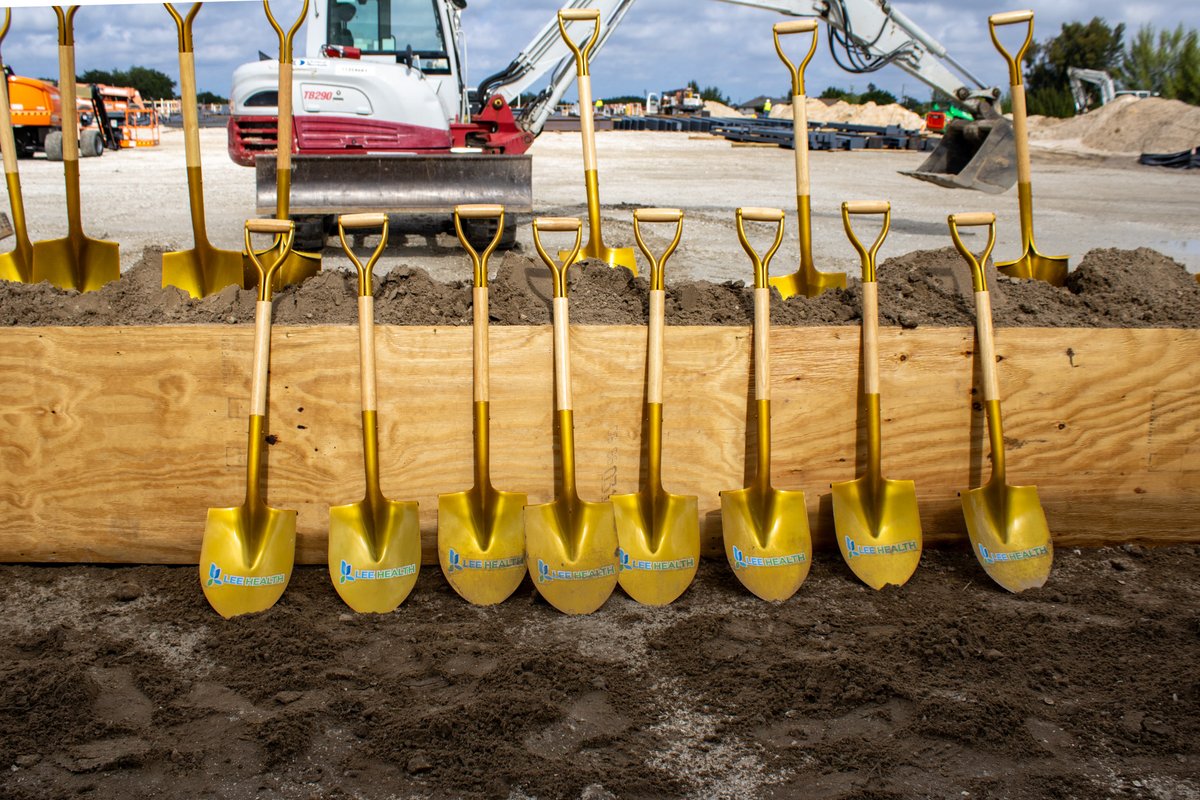 Lee_Health's tweet photo. Today marked an exciting step forward for healthcare in Cape Coral. 🩺

Lee Health officially broke ground on a new 100,000-square-foot center facility along Veterans Parkway that will expand access to care and bring more services closer to home for the Cape Coral community. 💙 https://t.co/7bg3KPiHwh