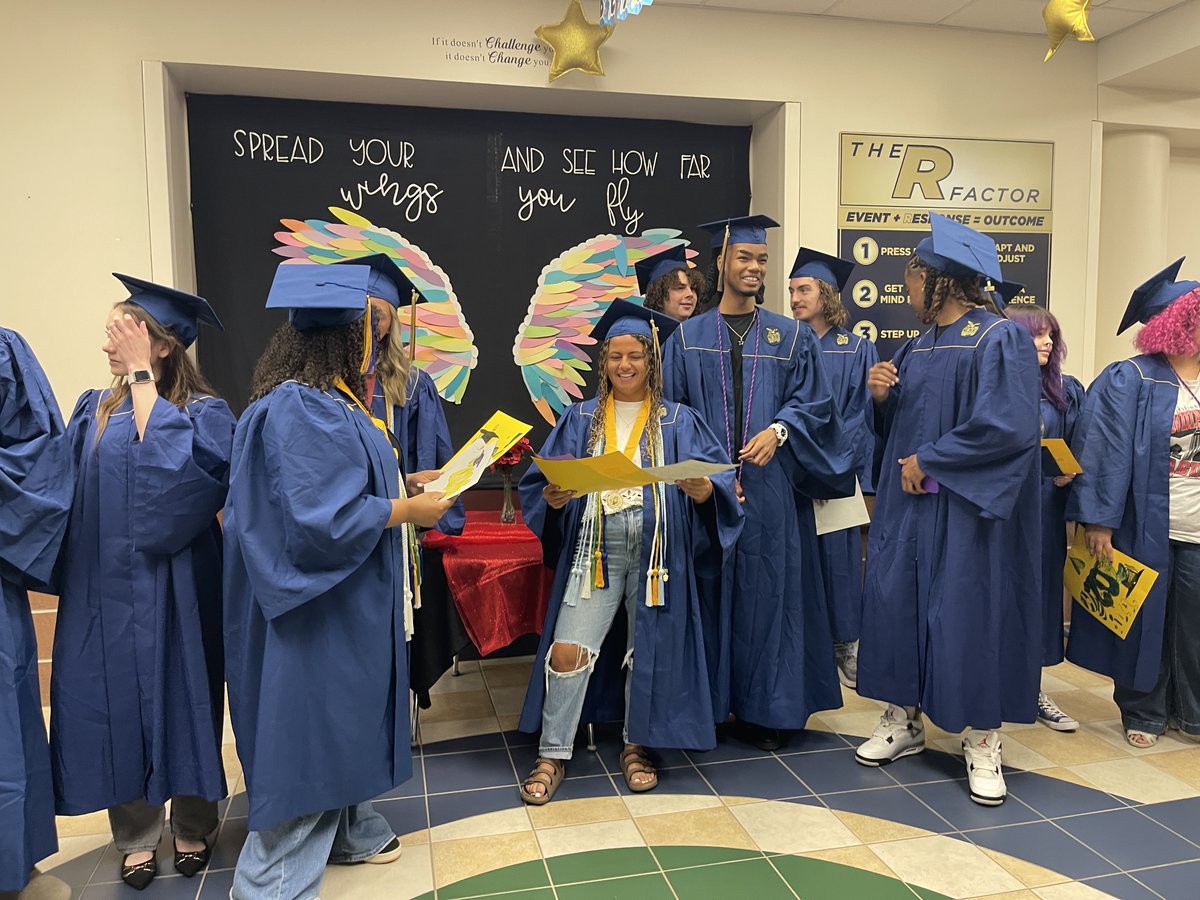 MSDDecatur's tweet photo. We had an amazing morning as the Decatur Central Class of 2026 visited schools across the district for the 2nd annual grad walk! Here is a sneak peek of some phots! A full video will be published Tuesday including the DTSE walk taking place tomorrow morning. #DecaturProud https://t.co/k41cUoMgjx
