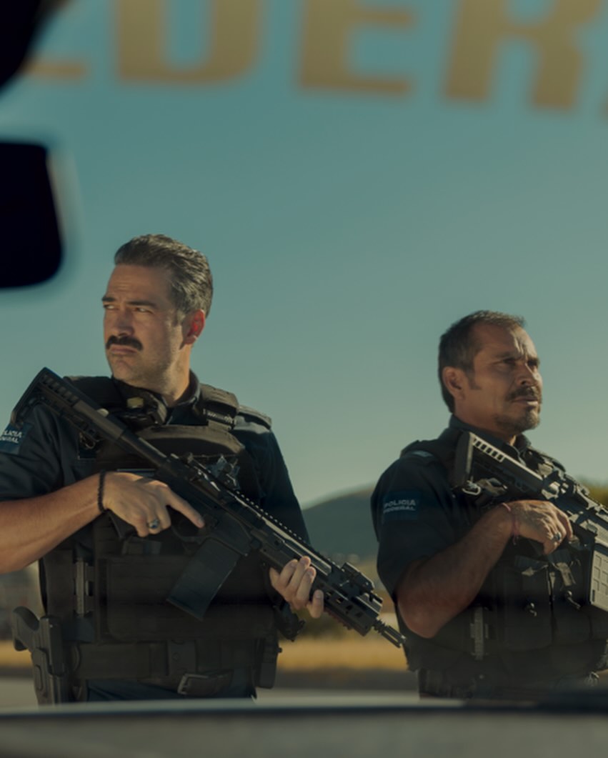 Sonrie_PonchoHD's tweet photo. theeditorialmx en Instagram
#ThePost: Alfonso Herrera y Noé Hernández protagonizan La Captura, el nuevo thriller de Chava Cartas que se estrena este verano en Netflix.
https://t.co/2CXpcgX65y https://t.co/7cexh5nLQA