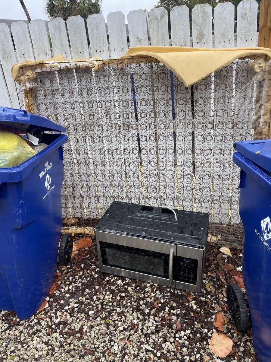 outjunk's tweet photo. Out Junk wishes you a great week ahead!
📞305-433-0470
https://t.co/eRnK2pmm3h

#junkremoval #junkremovalservice #trashremoval #garbageremoval #miami #northmiami #miamidade #broward #happymonday #happyweek https://t.co/8mjALdLymP