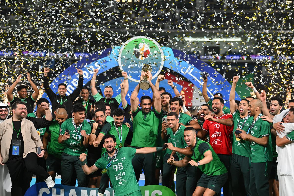 KuwaitFA's tweet photo. 🏆 العربي بطلاً لكأس سمو ولي العهد حفظه الله  
للموسم الرياضي 2025-2026 💚

ويحقق اللقب للمرة العاشرة في تاريخه بعد ليلة كروية جماهيرية مميزة 🇰🇼

#العربي_الكويت #كأس_ولي_العهد https://t.co/3Rjwjy2EYz
