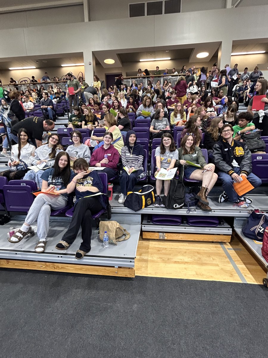 Teach451's tweet photo. Congratulations to the OFHS Writing Team members who  participated in the Just Write State Tournament today! #ofhs #ofhsbulldogs #bulldogswrite https://t.co/JSoLfIOZGb