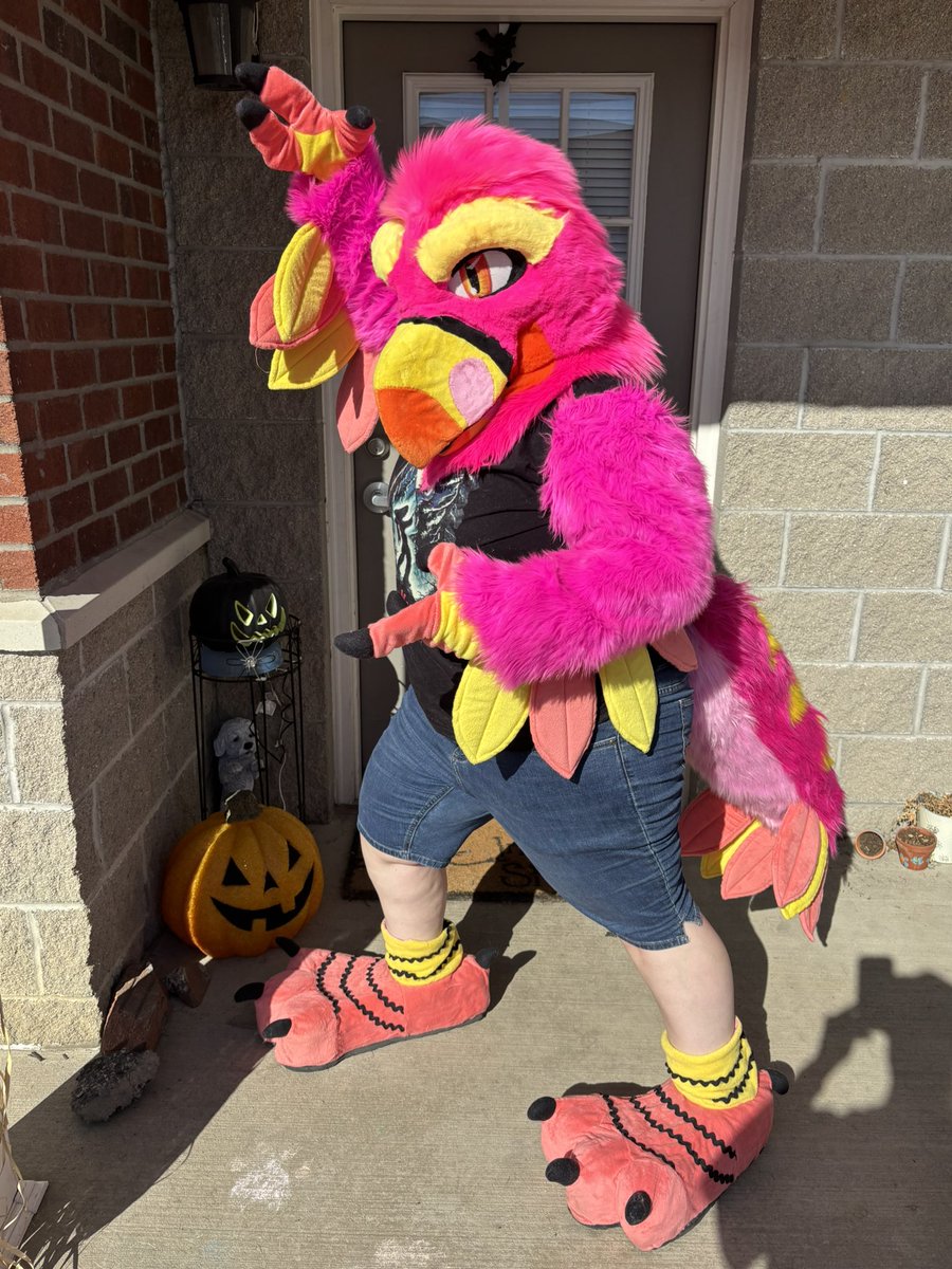 FlamingoFancyFS's tweet photo. Still looking to rehome this fursuit for sale   
They are a full partial suit. 
Price:$750 plus shipping. 
I was unfortunately scammed on PayPal so I’m trying to get some of my funds back by selling this suit.
Please let me know if you’re interested  

#fursuit #fursuitsale https://t.co/8C7W76xAaA