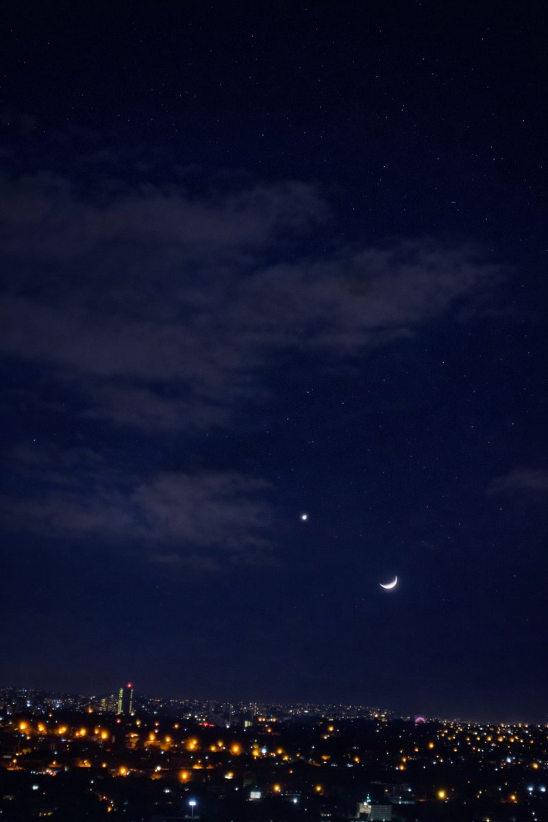 MahmutTEKES's tweet photo. Bulutlu bir akşam üstü objektifinden, #Ay, #Venüs ve #Jüpiter 🌒✨🔭🤠📱
📍Adana
📅 18.05.2026 https://t.co/IOl5ue9Nd4