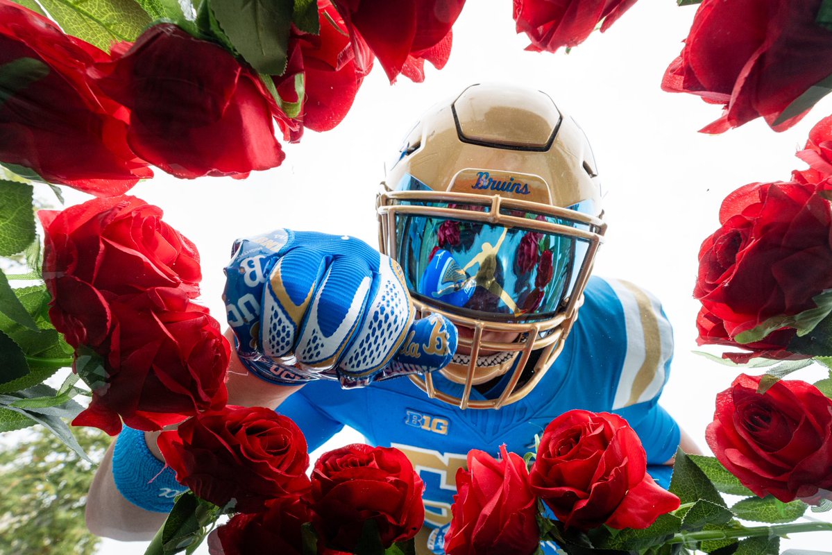 Stafford_55's tweet photo. Thank you to @UCLAFootball for an incredible ‼️OV‼️ My family & I had an amazing time in LA! Top-notch university & facilities, great culture, and so many opportunities on and off the field! #GoBruins 

@CoachBobChesney @dyray22
@TreyLane_ @Coach_DKennedy
@Coach_Smith61 @JDLakeFB @CoachMannello 

@ArabFBall @KyleRouton @adamgorney