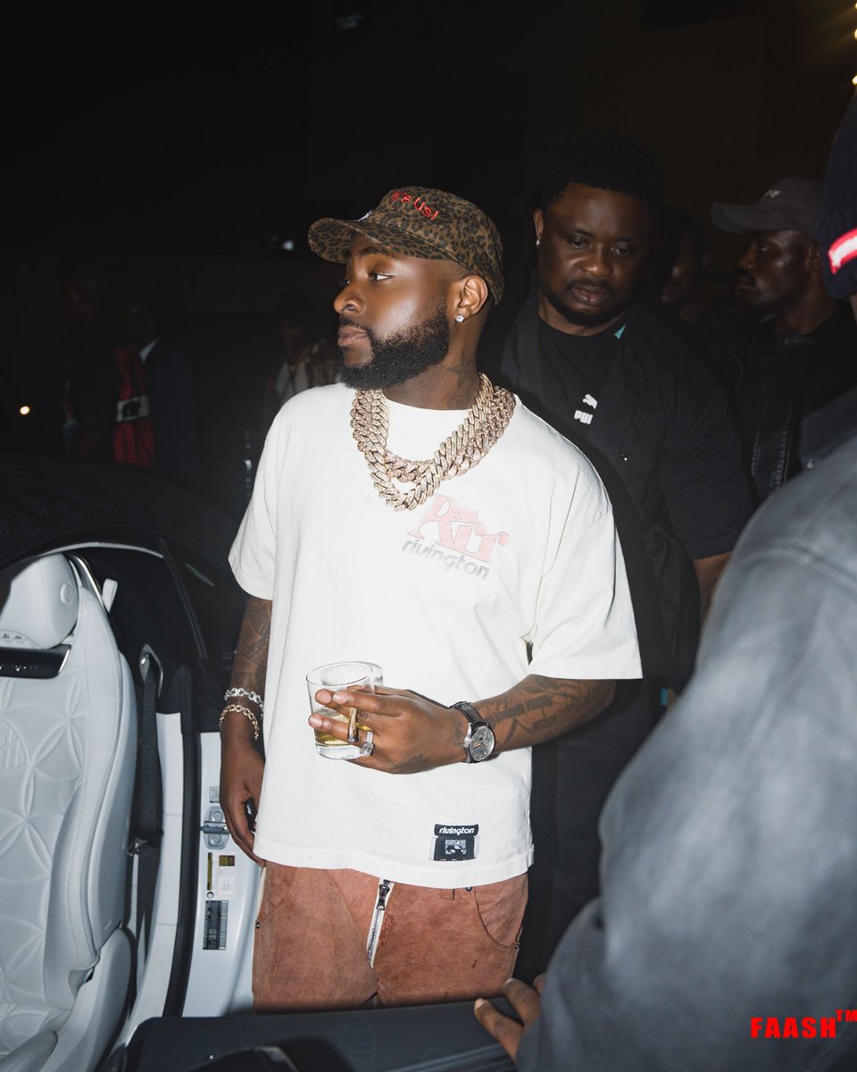 BIGFAASH's tweet photo. @davido https://t.co/2YMtuvL8fx