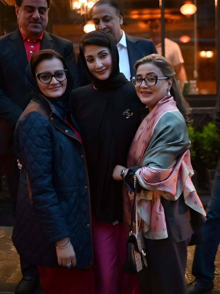 MaryaHaq's tweet photo. اس تصویر کو عنوان دیں۔۔۔ https://t.co/ErwZYKn4DO