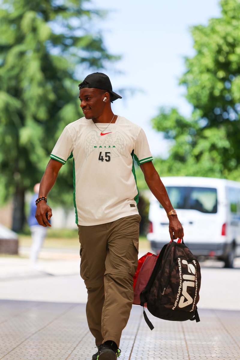 Tomisin_Alasiri's tweet photo. Yesterday, some of my close friends living in Portugal assured me they were coming to watch my live game. 

Anytime I have people that genuinely love me, come watch me play, I usually just do more and more. I literally just keep going. So I can give them a show. I do this regardless (if anyone is watching) on my good day. But I just do tend to do more. 

Yesterday, I prepared sth special for them as a honor. 

Sadly, at the last minute, they couldn’t make it because of some unfortunate circumstances. 

That’s life. 

They won’t be able to receive what I planned to gift them cos it’s perishable. I was so sad. But that’s life. Sometimes, things don’t workout the way we want. 

By the way, I am a proud Naija boy for lifeeeeeee. 🇳🇬