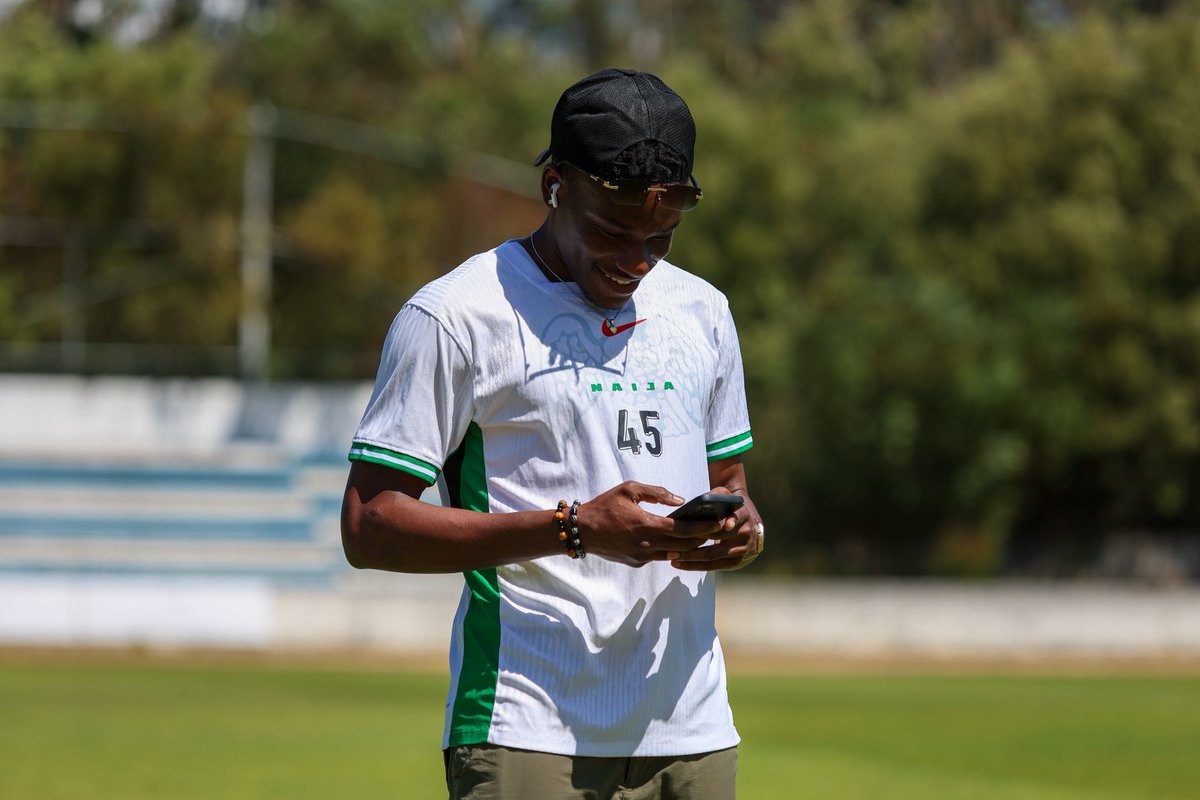 Tomisin_Alasiri's tweet photo. Yesterday, some of my close friends living in Portugal assured me they were coming to watch my live game. 

Anytime I have people that genuinely love me, come watch me play, I usually just do more and more. I literally just keep going. So I can give them a show. I do this regardless (if anyone is watching) on my good day. But I just do tend to do more. 

Yesterday, I prepared sth special for them as a honor. 

Sadly, at the last minute, they couldn’t make it because of some unfortunate circumstances. 

That’s life. 

They won’t be able to receive what I planned to gift them cos it’s perishable. I was so sad. But that’s life. Sometimes, things don’t workout the way we want. 

By the way, I am a proud Naija boy for lifeeeeeee. 🇳🇬