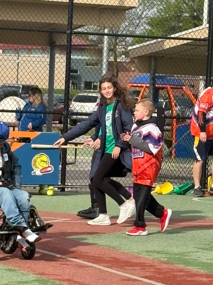 MidlandPS's tweet photo. The Midland High girls' JV and varsity soccer players and Coach Rodrico Barassi spent a recent Saturday at the Midland Miracle Field. In total, over 25 volunteer Chemic athletes spent their morning helping more than 60 fellow Midlanders experience the joy of playing baseball! https://t.co/it0JoAqojC
